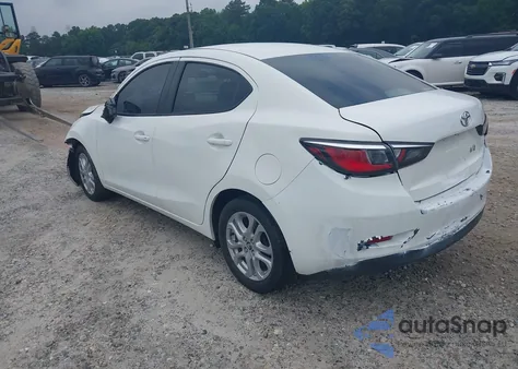 2018 Toyota Yaris Ia z USA, uszkodzony, nr VIN 3MYDLBYV4JY302016